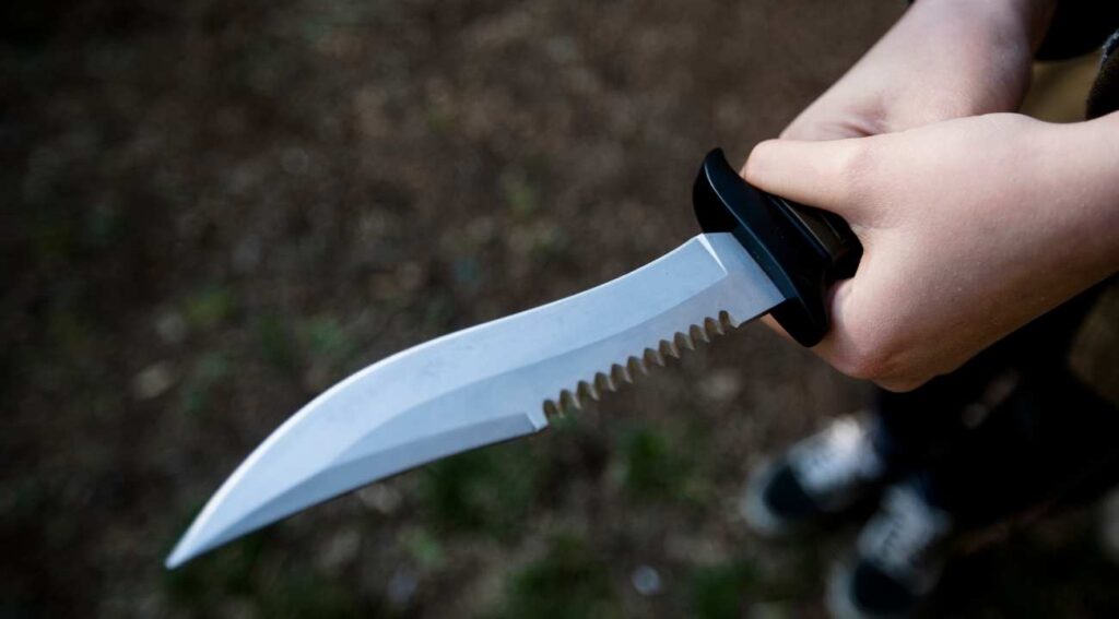 How To Use A Knife For Self Defense? Outdoor Zone