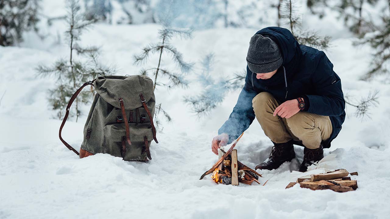 How to Survive in the Extreme Cold: 9 Essential Tips for Outdoor Adventurers